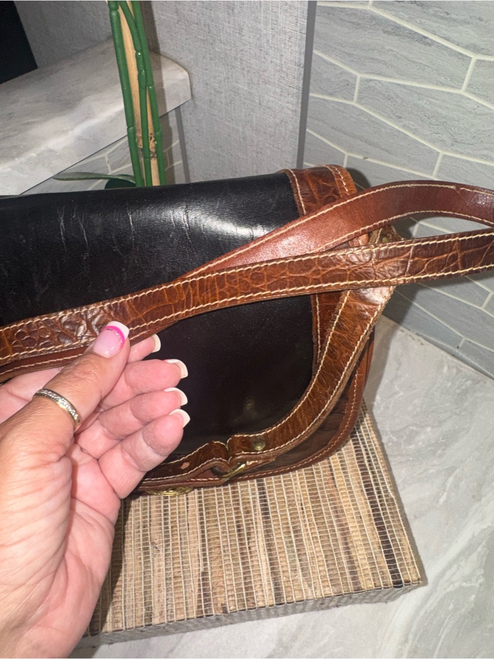 Vintage Brahmin Buttery Soft Black and Brown Leather Crossbody Bag GUC - Picture 8 of 12